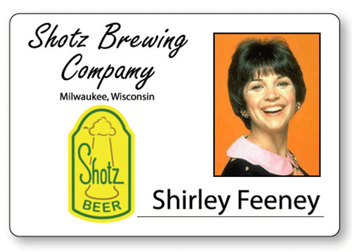 SHIRLEY FEENEY LAVERNE & SHIRLEY NAMENSSCHILD PROP HALLOWEEN COSPLAY MAGNETRÜCKEN - Bild 1 von 2