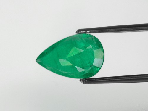 IGI Certified ZAMBIA Emerald 2.92 Cts Natural Intense Green Pear - Picture 5 of 10
