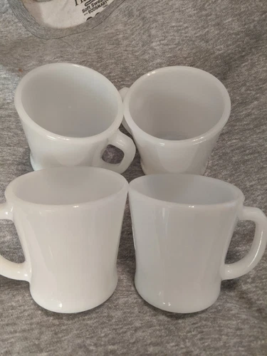 Vintage Set of 4 Anchor Hocking White Milk Glass Coffee Cups Mugs.
