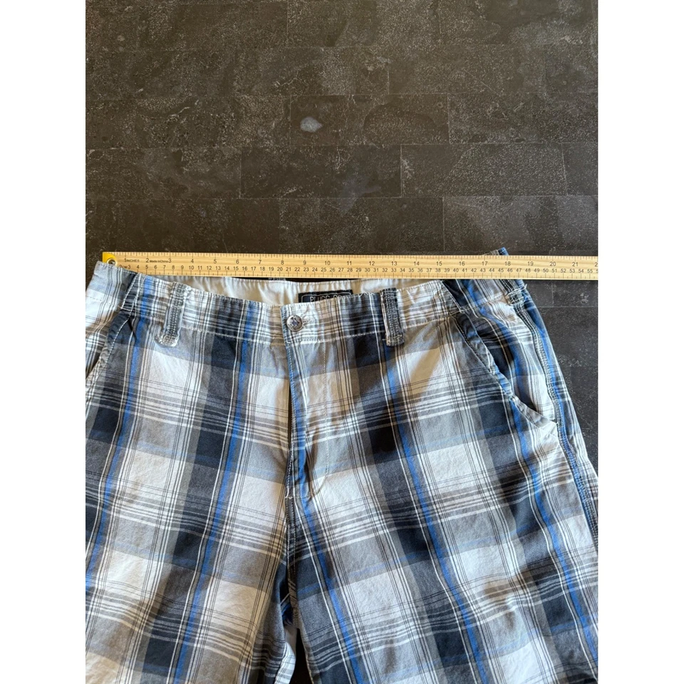 Shorts xadrez Plugg Co. masculino tamanho 38 azul cinza branco casual verão - Imagem 3 de 4