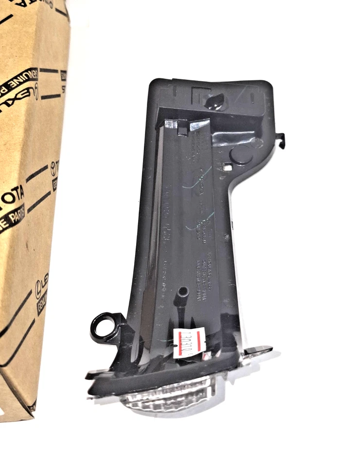 TOYOTA HILUX MK8 FRONT RIGHT DOOR MIRROR INDICATOR TURN SIGNAL ASSY 2016 -2024 - Image 4 of 4