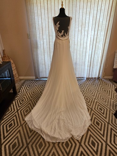 Pronovias Off White Wedding Dress NWT 10 - Picture 3 of 5