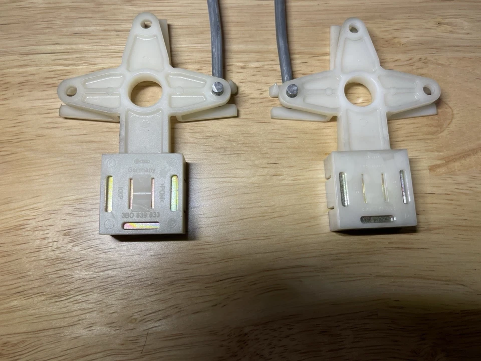 Barra de bloqueo de puerta Volkswagen Jetta 1999-2005 OEM 3B0-839-833 Foto 3 de 3