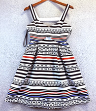 Guess L A Women's Dress Size 6 Geometric White/Black/Red Sleeveless Pleated