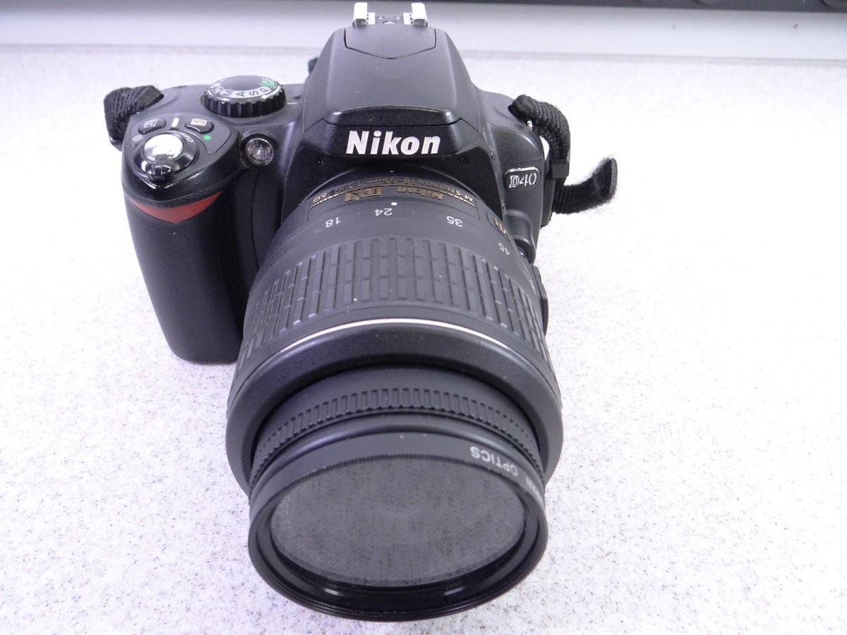 Nikon D40 デジタルカメラ AF-S DX Nikkor 18-55mm Amazon.com : Nikon D40 6.1MP Digital SLR Camera Kit with 18-55mm f