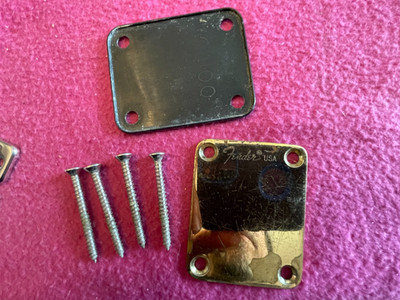 vintage 1980 FENDER USA gold neck plate for The Strat stratocaster neckplate