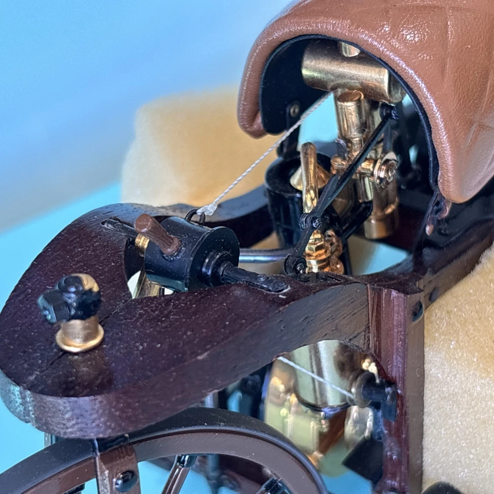 Franklin Mint 1885 Daimler Single Bike Motorbike 1:8 Scale Model Wood PARTS ONLY - Image 2 of 4