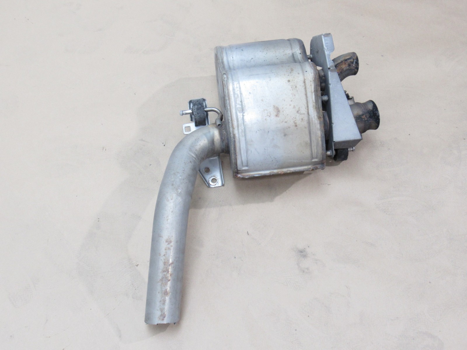 Maserati Levante 2017 Rear Left Driver Exhaust Muffler Pipe 16-24 |:Y