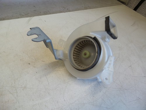 TOYOTA PRIUS HW2 1,5 HYBRID EZ05 GEBLÄSEMOTOR LÜFTUNG KÜHLUNG 87130-47070