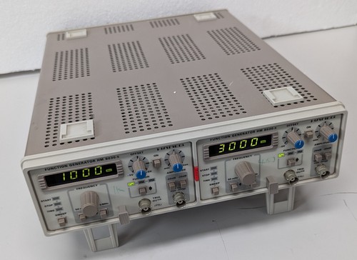 Twin Hameg Funktionsgenerator HM 8030-5 x2 in Single Powered Case Mount