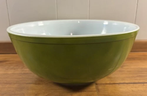 Pyrex 404 Avocado Green 4 Quart Mixing Nesting Bowl