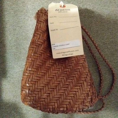 Sac à bandoulière Dragon Diffusion PomPom double saut en cuir tissé marron pr... - Photo 1/4