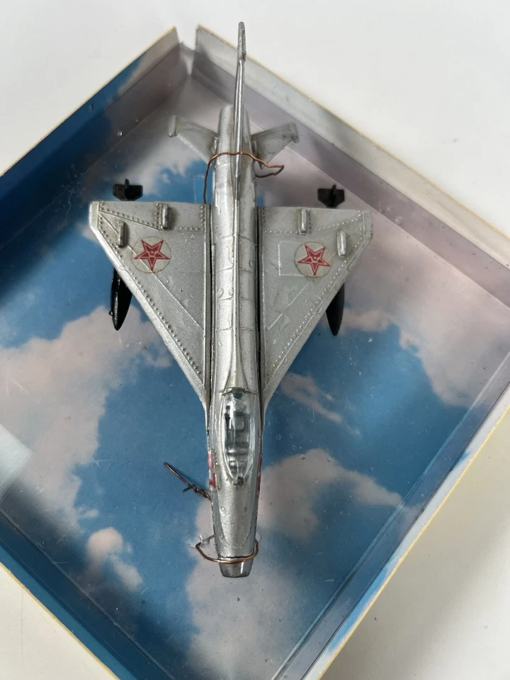 Avión Corgi Lintoy 1304 MIG-21 P.F astilla en estuche original 1972 Foto 2 de 4