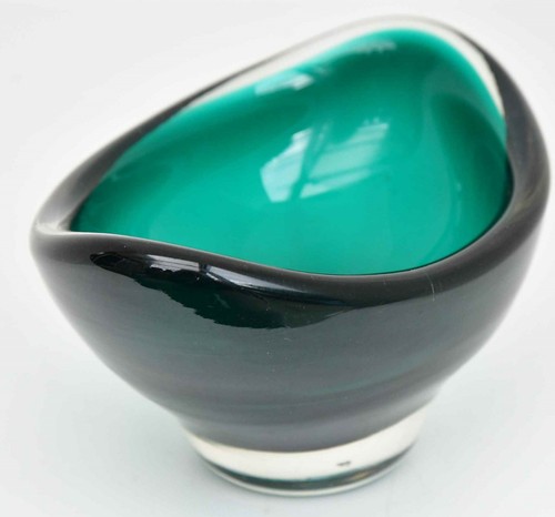 Whitefriars Cased Green Glass Oval Bowl - Picture 4 of 7