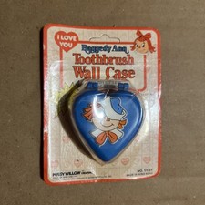 1980 Vintage Raggedy Ann Toothbrush Wall Case Hong Kong Bobbs Merrill