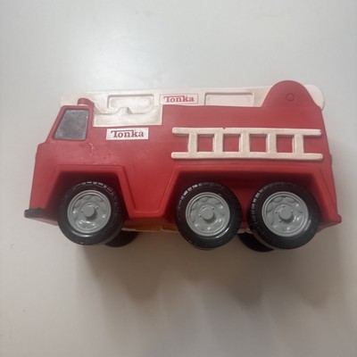Tonka Vtg 2000 Reggie The Ertl Firetruck With Hidden Book ''Reggie s Big Rescue''