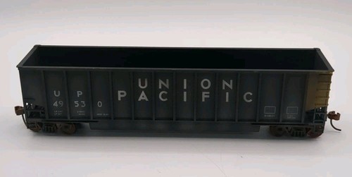 Tolva de bañera Walthers escala HO Weathered Union Pacific Railroad #49530 | Condition: Used
