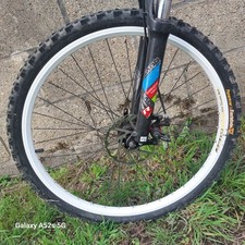 White GT Aggressor XC2 Mountain Bike Great Condition