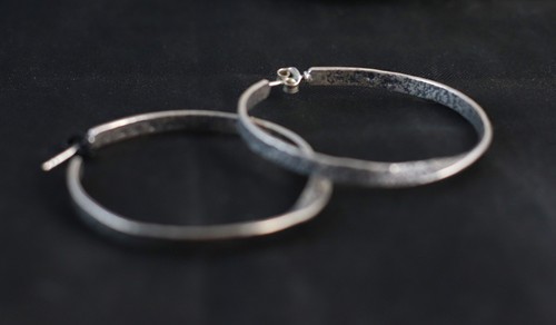 SILPADA 925 Sterling Silver Textured Twisted Hoop Twist of Fate Earrings P1731 - Picture 5 of 8