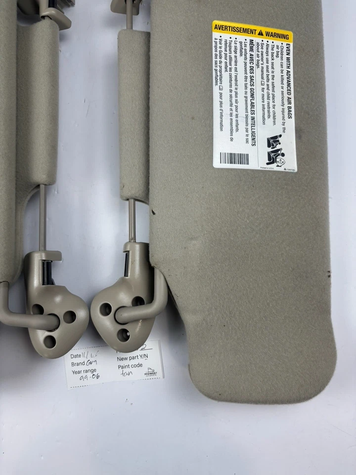 99-06 Chevy GMC Silverado Sierra Tahoe Suburban Yukon Sun Visor Set OEM - Image 4 of 4