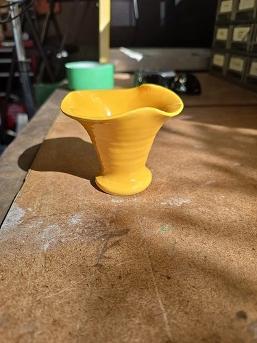 Bauer Matt Carlton Miniature Ruffle Vase Mint