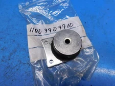 NEW OEM BUFFER MOUNT FOR STIHL CHAINSAW 070AV 090AV  --   BOX 6168 X