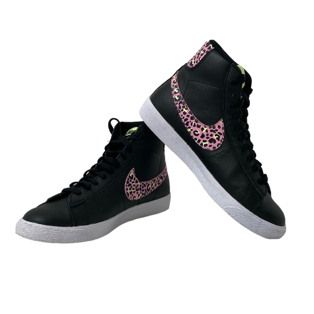 Girl's Size 6Y Sneakers Nike Blazer Mid GS Black and Pink