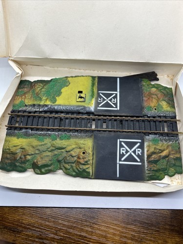 Vintage Tyco Operating Crossing Gate HO scale PARTS ONLY WITH ORIGINAL BOX - Picture 3 of 8