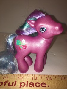 Hasbro My Little Pony G3 Strawberry Purple Pink With Blue