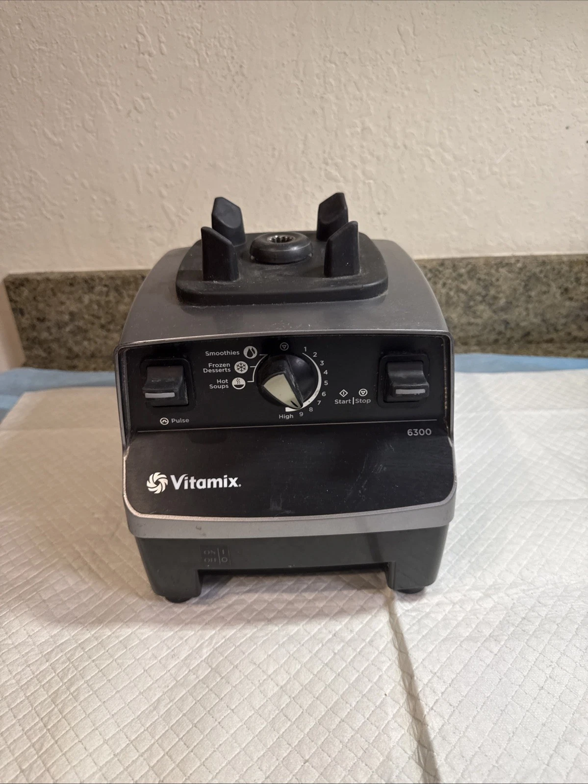 Vitamix 6300 VM0102B Professional Blender 2HP Motor Base Only No Container
Opens in a new window or
