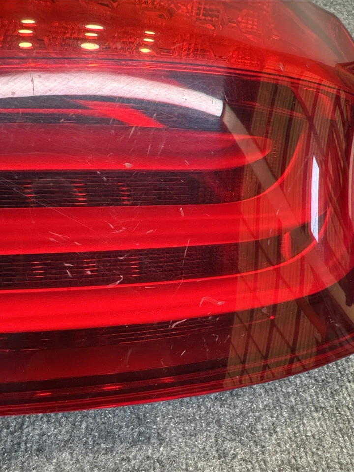 2010 - 2016 BMW 535i xDrive Rear Right Side Outer Tail Light Lamp 173462-02 OEM - Image 3 of 4