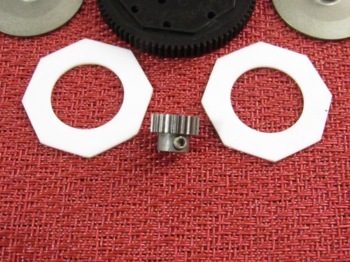 Team Associated RC10 B44 B4 T4 Slipper Hubs, 84T Spur Gear, Pinion Gear. #1024 - Picture 2 of 9