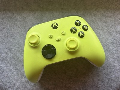 Microsoft Kabelloser Controller für Xbox One/Series S/X - Electric Volt Grün