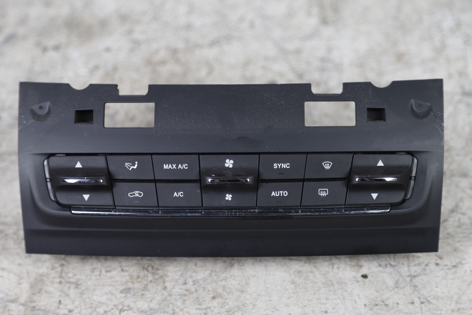 2017 - 2020 MASERATI LEVANTE DASH HVAC AC HEATER CLIMATE CONTROL SWITCH OEM