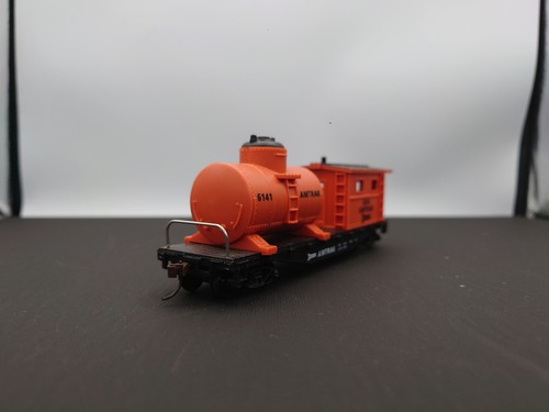 HO Model Power 40’ Work Caboose Train AMTRAK w/Tank #684 - Picture 4 of 11