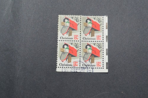 US STAMPS Scott #1730 BLOCK 1977 Christmas