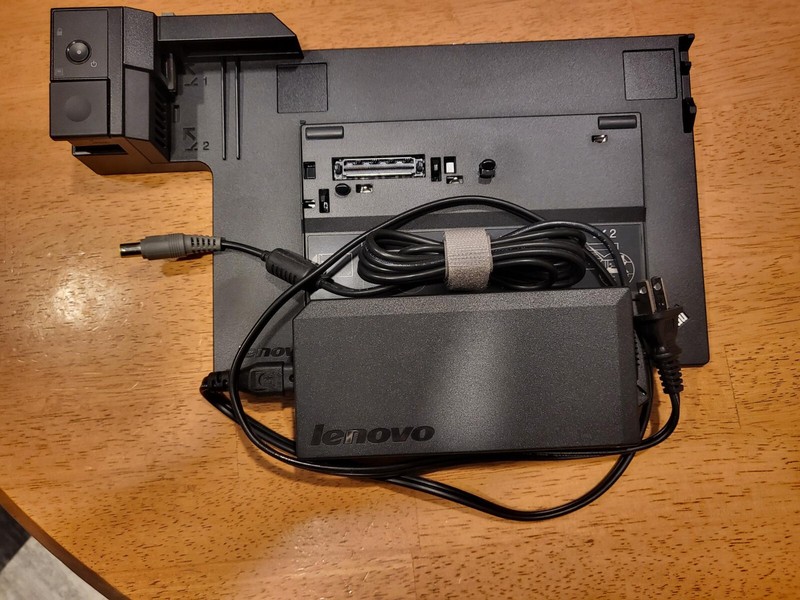 Lenovo Thinkpad Mini Dock 3 FRU #04W1500 P/N 0A86647 with power supply