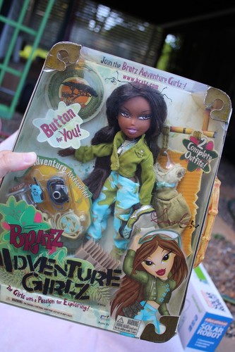 bratz doll new in box - adventure girlz sasha - Picture 9 of 12