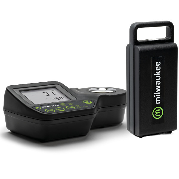 Milwaukee MA887 Digital Salinity Refractometer with Hard Carrying Case