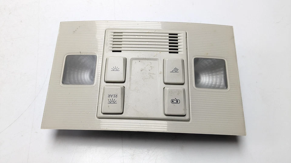 LUZ DE LECTURA TECHO INTERIOR VOLKSWAGEN PASSAT DELANTERA 5G2947105L B8 3G 2016 Foto 3 de 4