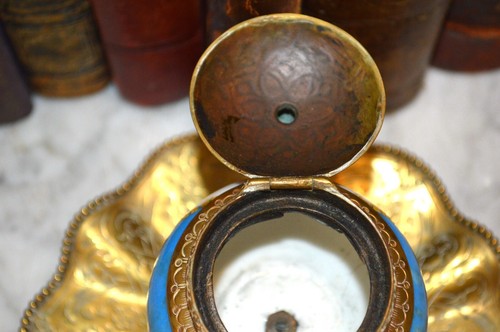 Antikes französisches Sevres-Stil Inkwell blau Porzellan Blumen Perlenmessing - Bild 4 von 5