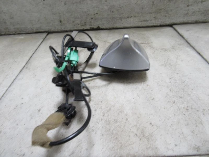 Antena 11 12 13 INFINITI M37 Foto 4 de 4