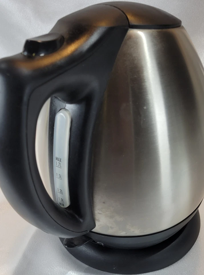 Hervidor eléctrico Hamilton Beach de acero inoxidable Potbelly Foto 3 de 4