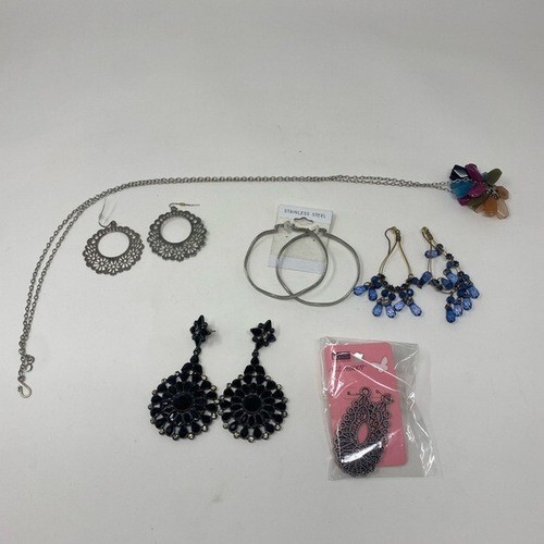 Elegant Black and Silver Jewelry Set