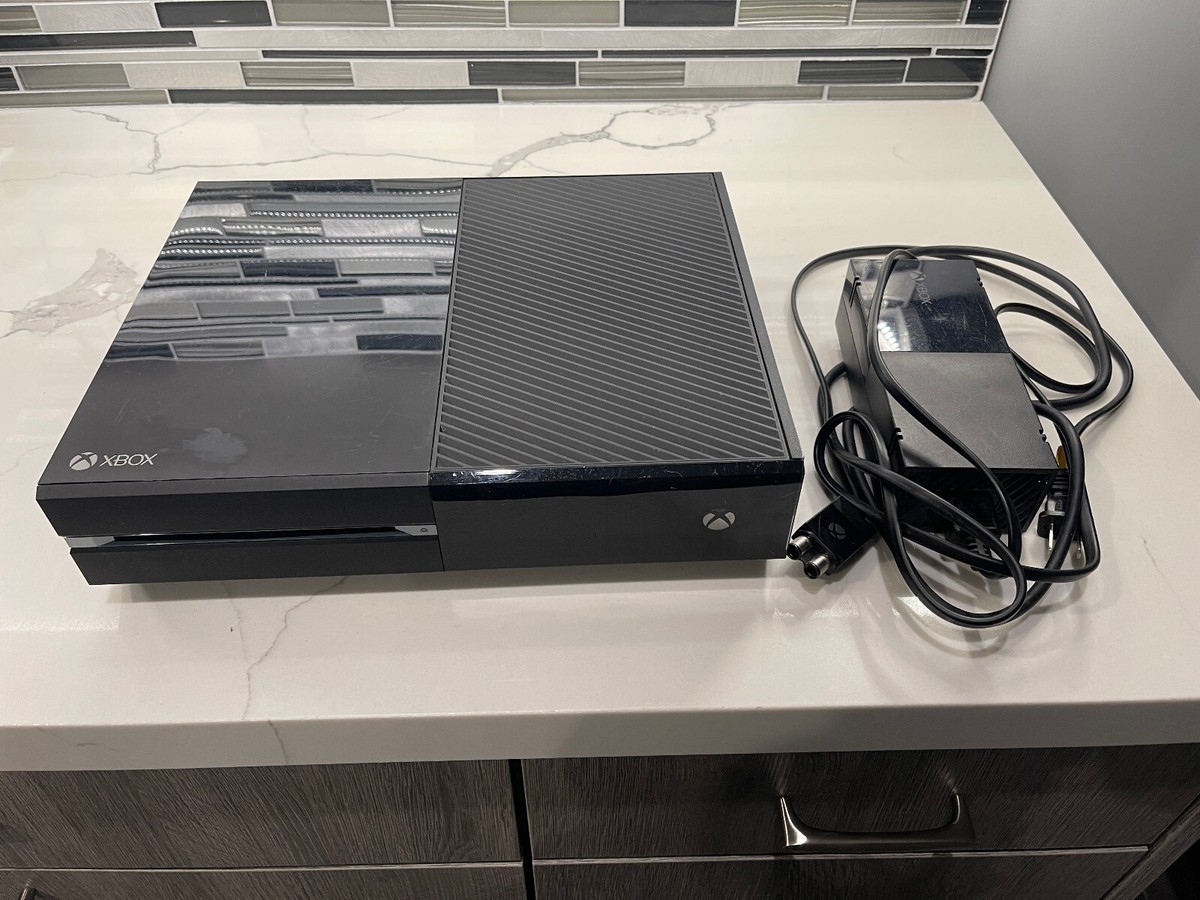Microsoft Xbox One 500GB WITH 3 CONTROLLERS - USED & TESTED
