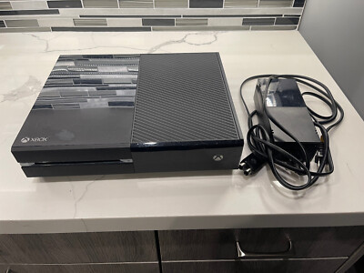 Microsoft Xbox One 500GB WITH 3 CONTROLLERS - USED & TESTED