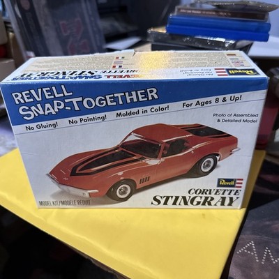 Vintage Open Box 1978 Revell Corvette Stingray Snap Model Kit 1:32 H-1134