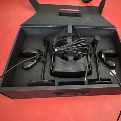 Oculus Rift CV1 VR Headset Bundle 2 Controllers 4 Sensors Case 90Hz Black