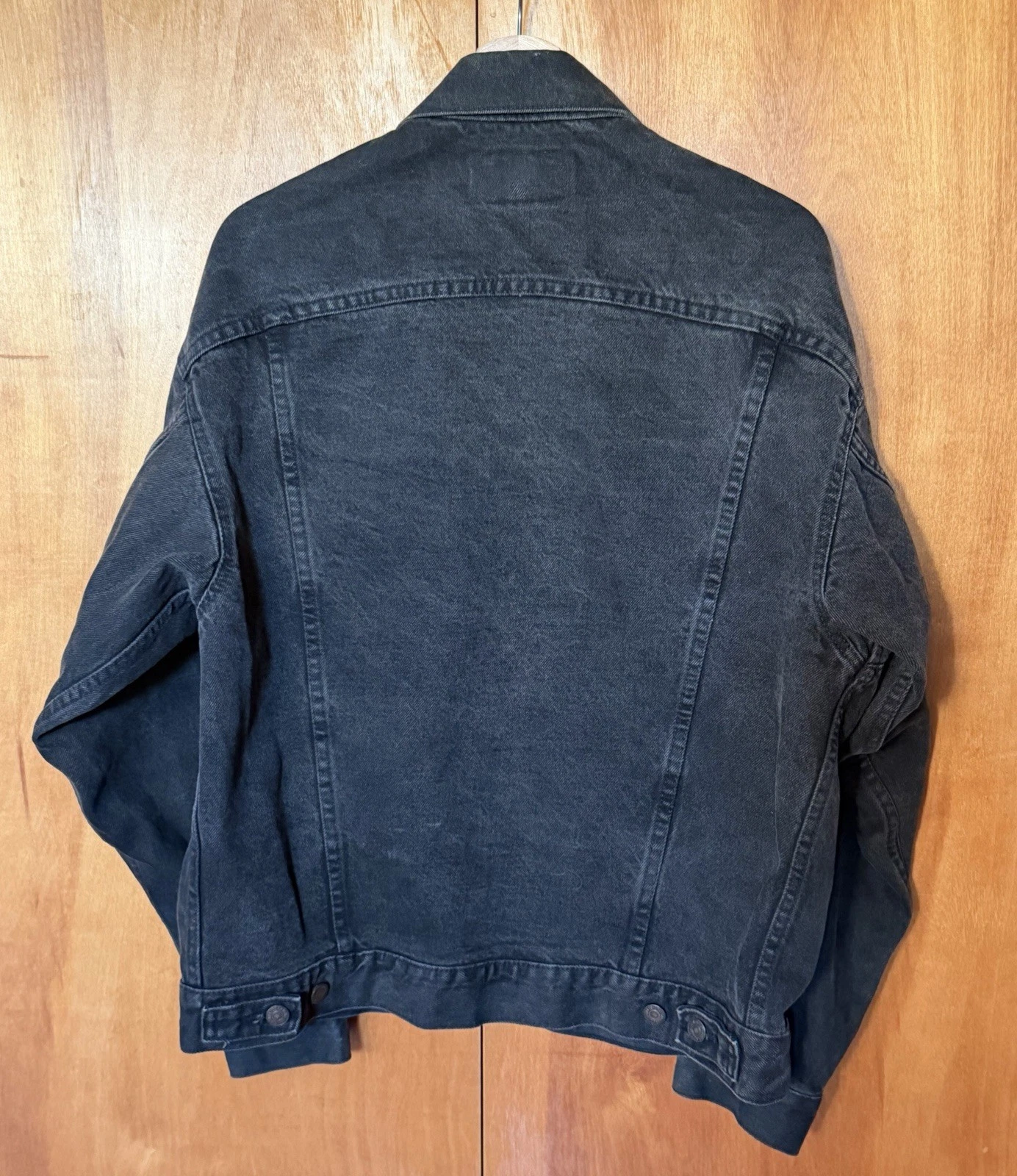 Vintage 70s 80s Levis Black Denim Trucker Jacket Size Med Made in USA - product detail image 2