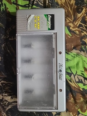 Energizer Ni-MH Battery Charger For AA, AAA, C, D, 9 VOLTS